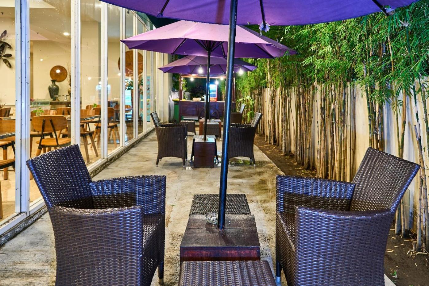 Grand Orchid Hotel Yogyakarta Maguwo Exterior foto